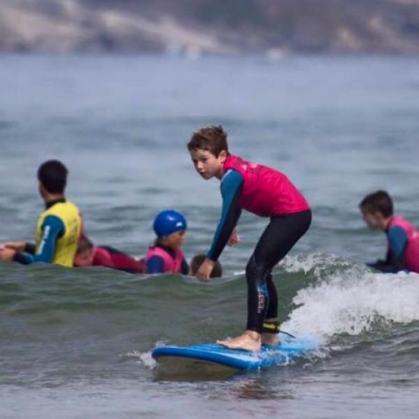Surf en playa Makaha - Miraflores
