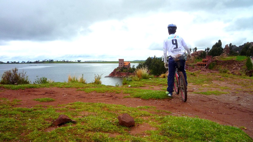 Alta Rota em Direção ao Castelo do Titicaca - Imagen 3