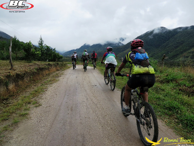 Aventura em Pozuzo com BonniTours - Imagen 6