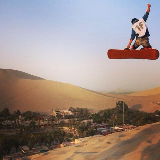 Methody sobre o Oasis Huacachina