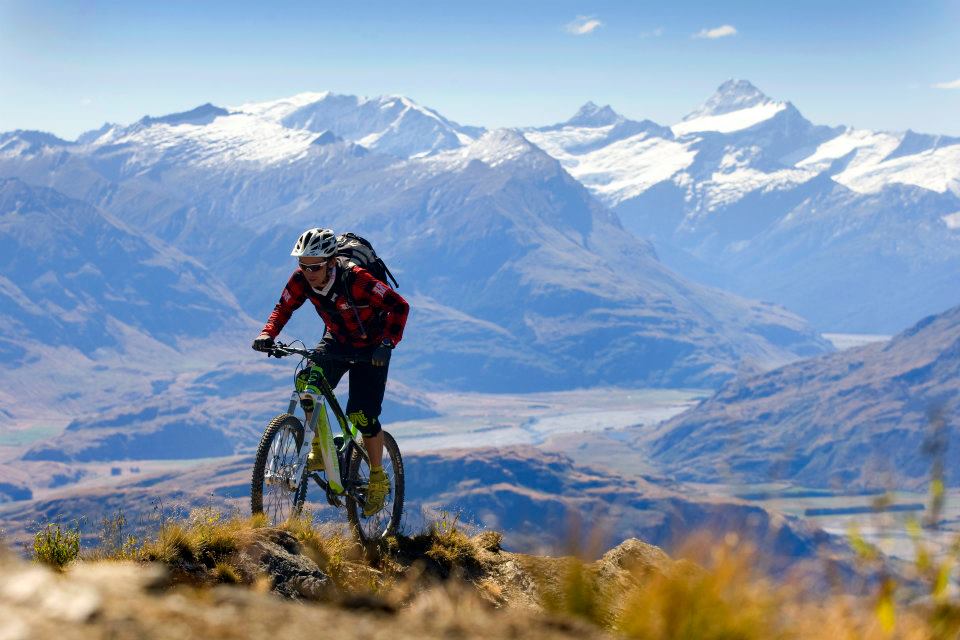 Descubra a Aventura em Queenstown, Nova Zelândia: Camping e Ciclismo de Montanha