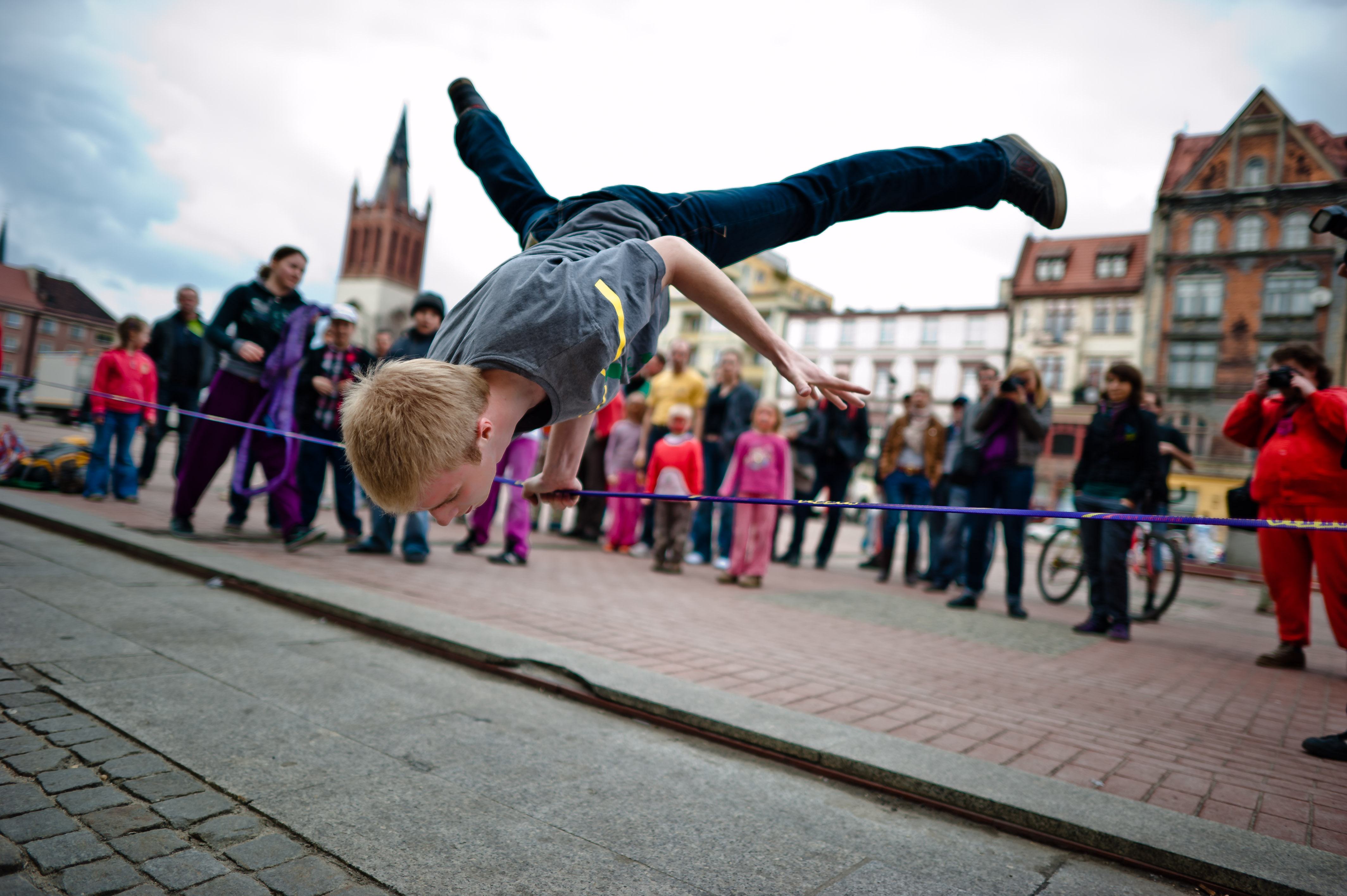 Slackline: Os acrobatas do ar.
