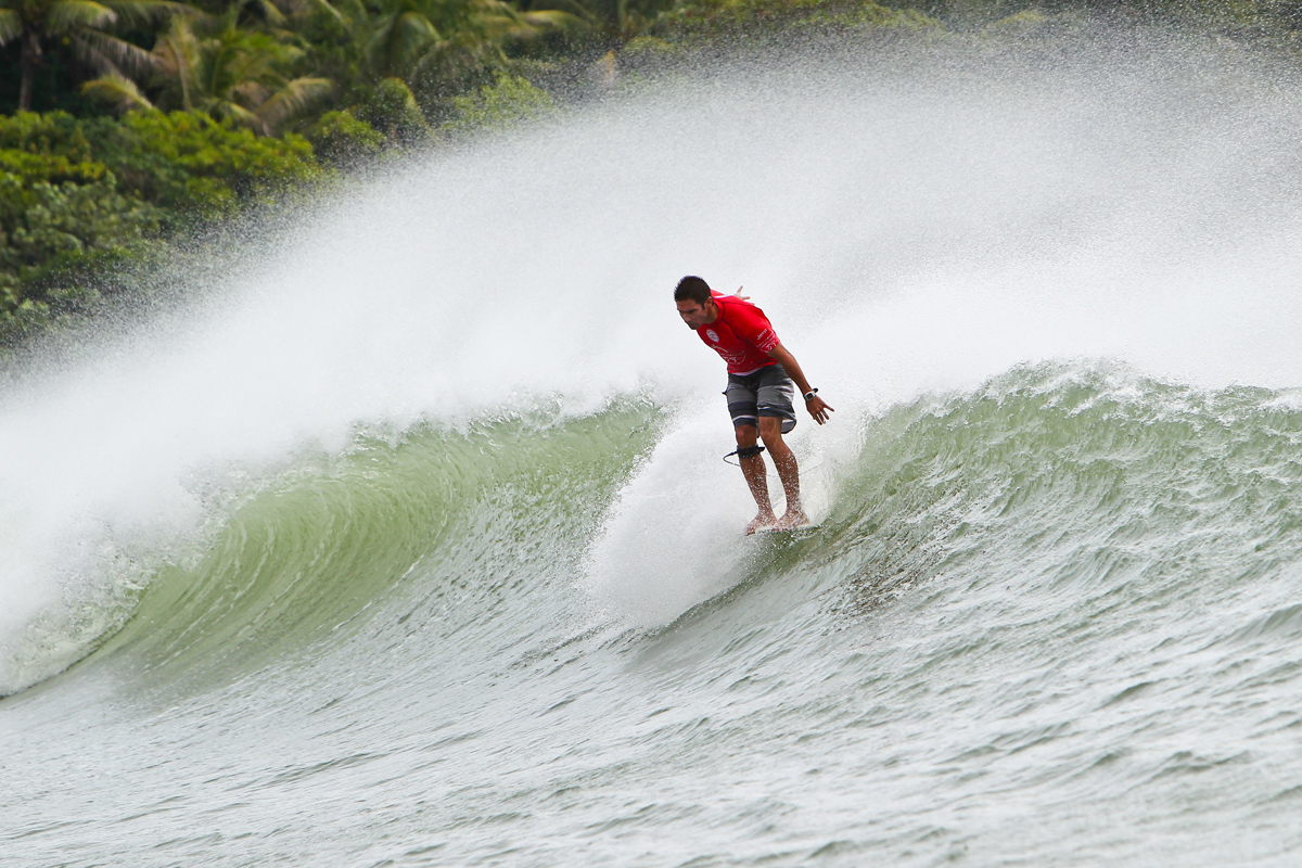 Piccolo Clemente: Bicampeão Mundial de Longboard Surf