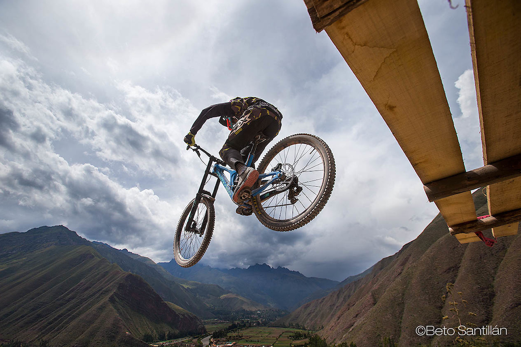 Resumo do campeonato de MTB Santísimo Downhill 2017