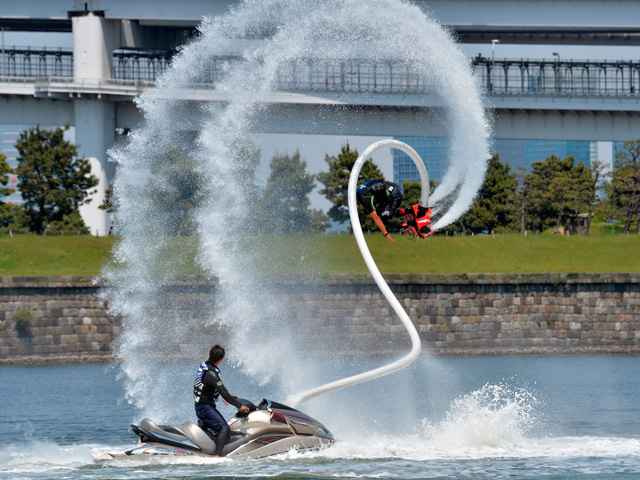 Flyboard: O novo esporte do futuro.