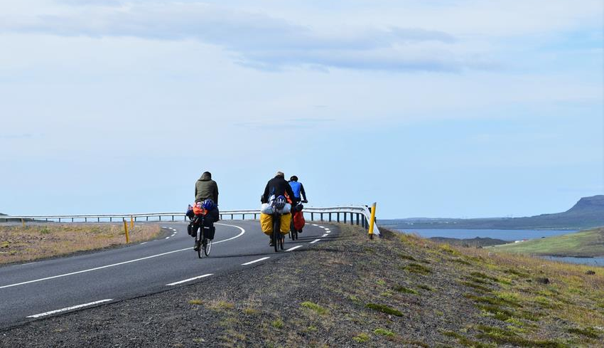 Descubra as 8 melhores rotas do mundo para fazer ciclismo.
