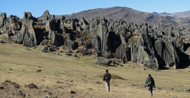 Florestas de pedras que você pode explorar e praticar esportes de aventura.