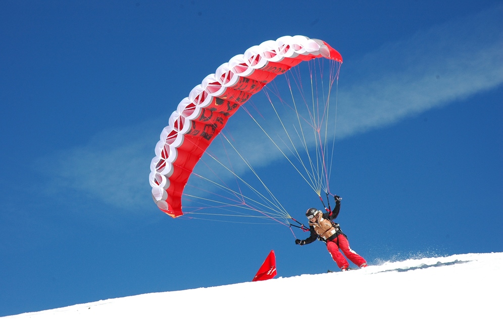 Speedriding: Combinação entre Parapente e Esqui
