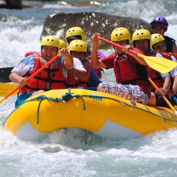Descubra onde praticar rafting no Peru.