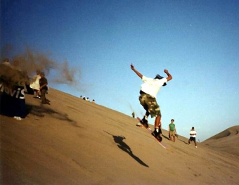Sandboard nas Dunas de Cerro Blanco