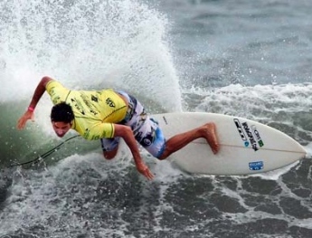 Surf na Praia El Huayco