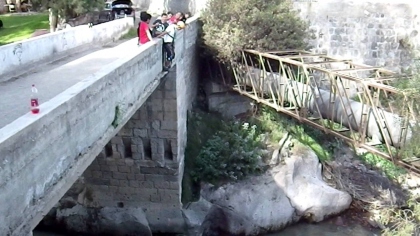 Bungee jumping no Vale de Chilina