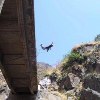 Bungee jumping em Autisha