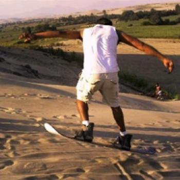 Sandboard na Duna Manchan.