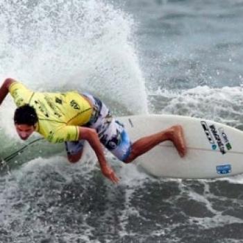 Surf na Praia El Huayco