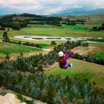 Tirolesa em Sulluscocha